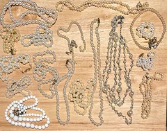 Faux Pearl Lot of 17 Pieces Lot #3