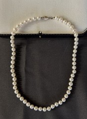 Vintage Cultured Pearl Necklace in Original CP Branded Display Case