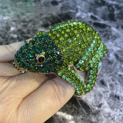 Green Rhinestone Gold Tone Chunky Frog Clamp Bracelet KC-7
