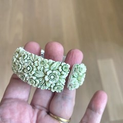 Vintage Bracelet Molded Plastic Green Celluloid Flower Rhinestone Clamper Hinged