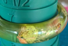 VINTAGE LUCITE BUG ANT INSECT BOTANICAL BANGLE BRACELET ORIG GOLD FOIL STICKER