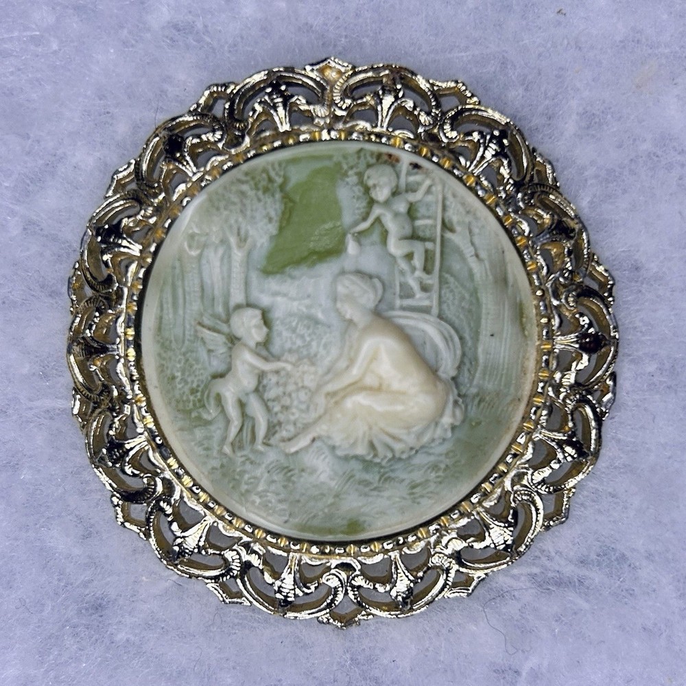 Vintage Romantic Cameo Style Convertible Brooch Pendant (c. 1968–1973)