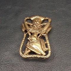 Vintage Egyptian God Pin Brooch Gold Tone. 17.531