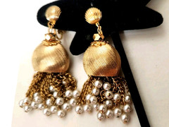 Vintage Pearl Dangle Chain Earrings Drop Swirl Clip On Closure Gold tone
