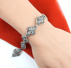 Vintage Signed M 925 Sterling Silver Diamond Cut Flower Link Bracelet 7.5″