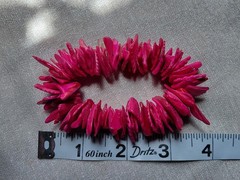 Vintage 1980s Hot Pink Dyed Shell Chunk Bracelet Stretchy Statement Retro Boho