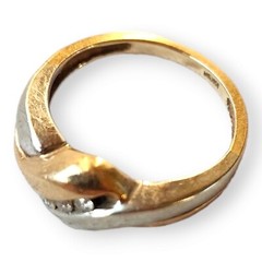 Vintage 10KT Yellow Gold and White Gold Diamond Ring Size 7