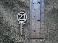 Yale Door Key 21st Birthday Vintage Sterling Silver Bracelet Charm Pendant 2.0g