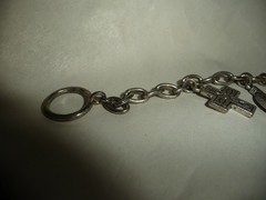 CHARM BRACELET SILVER TONE W 5 CHARMS 7” L #2/23