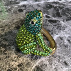 Green Rhinestone Gold Tone Chunky Frog Clamp Bracelet KC-7