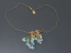 Vintage Kingston NY Blue Glass Grapes Gold tone Collar Necklace 15″