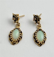 1960’s Natural Vintage Natural Oval Opal Cabochon 14K Gold Drop Dangle Earrings