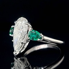 Platinum Vintage Engagement Ring 4.02ct. Natural Pear Shape Diamond I1-I