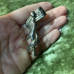 ERIC ORIGINALS Signed 2007 – 2008 Music Theme Person Brooch Pin Silver-tone