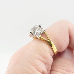Vtg Sz 8.5 Ring Lg Oval Cubic Zirconia Rounds Baguette Fashion Jewelry Glam