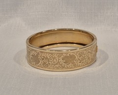 Estate 14K RGP Etched Victorian Wide Hinged Bangle Bracelet Sz 7 1/4 Germany EUC