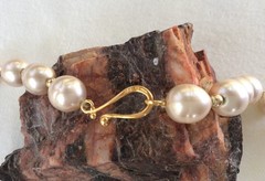 Vintage Metropolitan Museum of Art Faux Lg Pearl Collar Necklace Gold Tone – See