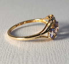 14K Yellow Gold Natural Tanzanite & Diamond Stone Ring Signed