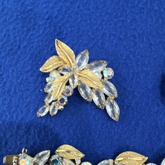 Weiss Signed Gold Tone Clear & AB Rhinestone Leaf Bracelet Earrings Brooch Set