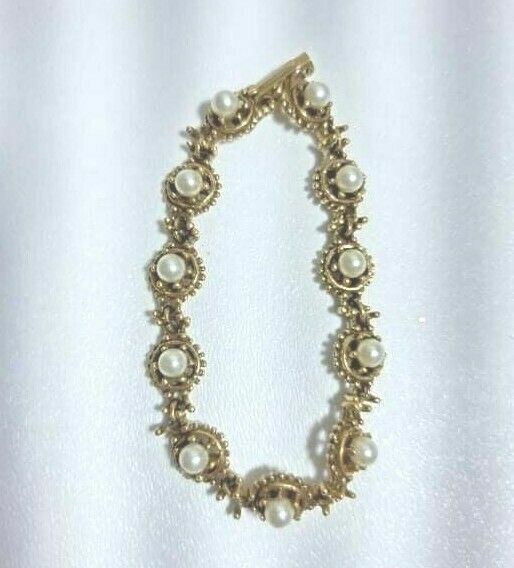 Victorian Style Crown Set Lovely Pearl Bracelet Lock Clasp