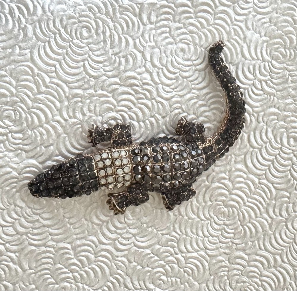 Vintage Alligator vintage style brooch gold tone metal