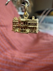 Vintage 14k Gold White House Charm USA Presidential Home Miniature Openwork
