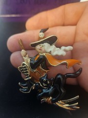 VTG NOS Bob Mackie Halloween Witch Flying Broomstick Black Cat Enameled Brooch