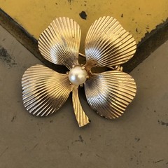 Vintage Brooch Lot Gold Tone Monet Coro Avon AAI JJ & Anson Gold Tone Tie Bar
