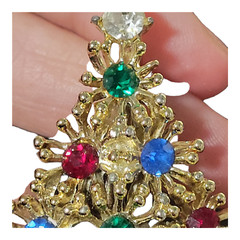 Christmas Tree Brooch Lapel Pin Gold Toned Green Red and Blue Rhinestones