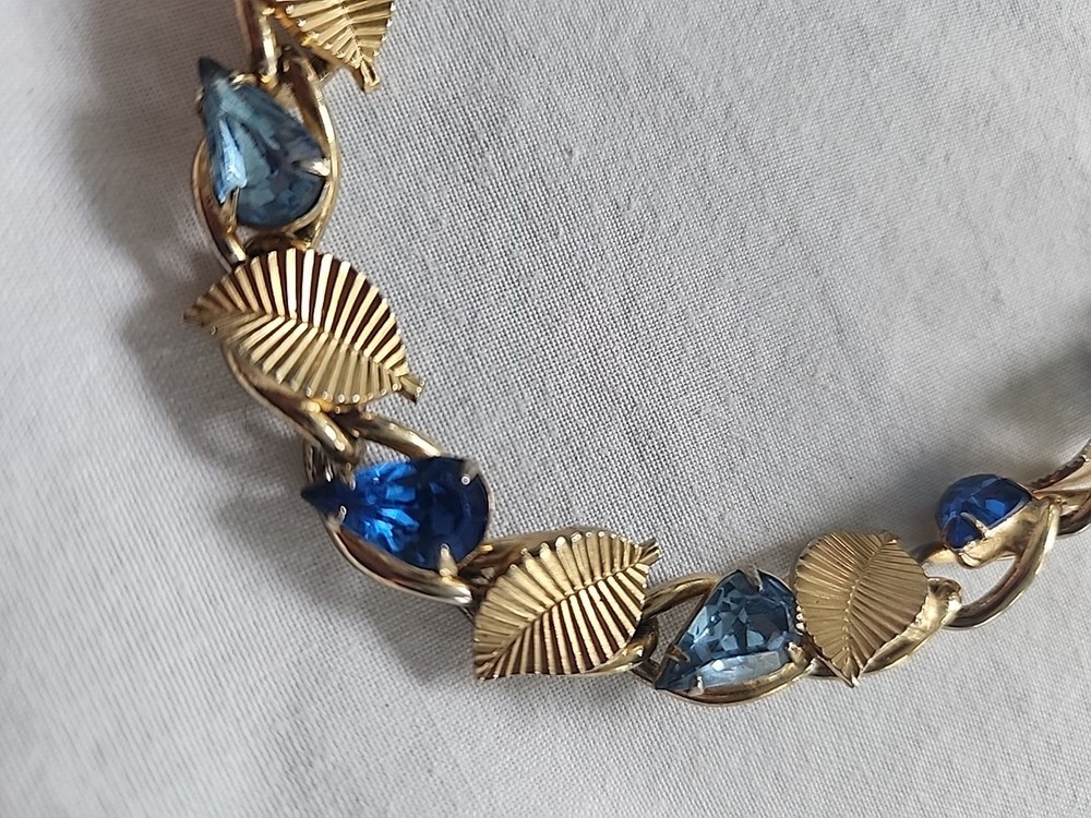 Gold Tone Necklace Blue Teardrop Prong-set Stones Vintage 16″