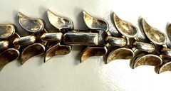 Vintage Signed Trifari Gold Tone Modernist Leaf Link Choker Necklace Mid Century