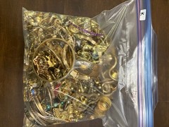 7.14 Pound Gold Tone Vintage To Modern Costume Jewelry Lot 100+ Pieces (K)