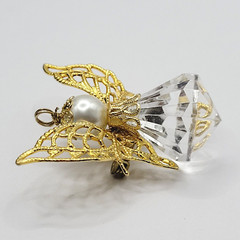 Angel Filigree Wings Gold Tone Faux Pearl Acrylic Vintage Pendant Brooch Pin