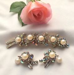 Juliana D&E Faux Pearl Bead AB Rhinestone Brooch Earring Book Piece Vtg Heirloom