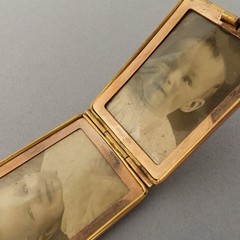 Vintage 20s Art Deco Marathon Rose Gold Tone Rectangular Locket Photo Pocket