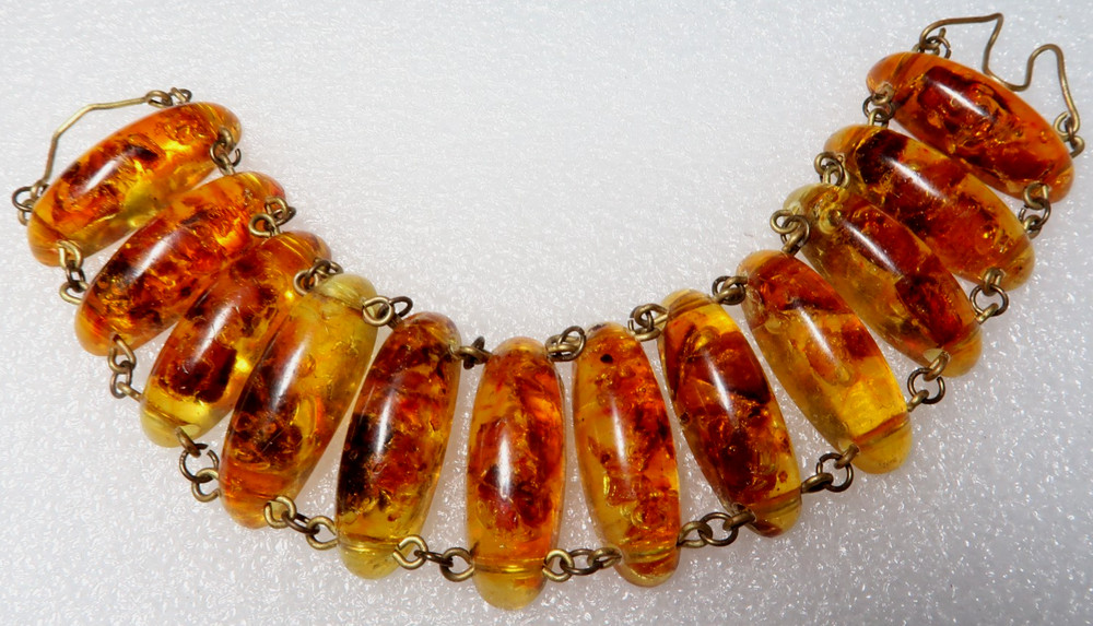 VINTAGE CLASSIC BAUXITE RESIN W/ BALTIC AMBER BRACELET ~ 8.25” LONG