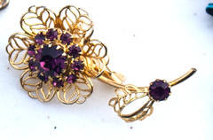 Vintage Lot of 3 Floral brooches / pins – 1 KC signed