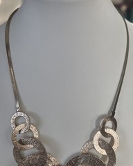 VTG Modern Abstract Textured Gold Multi Ring BIB Statement Necklace Up To 19”