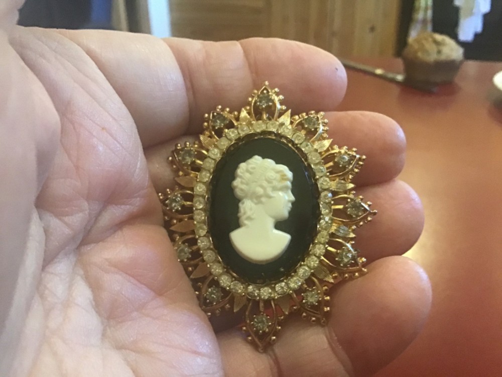 HTF Unique Francois pendant- Brooch Pin cameo-rhinestones-black stone-Signed