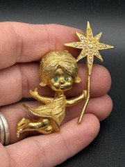 Vintage Fairy Angel Signed MYLU AB Rhinestone Green Eyes Girl Star Wand Brooch