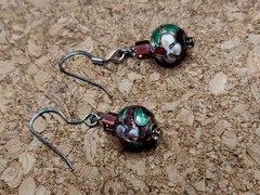 Vtg Plum Silvertone Wire Enamel Flower W/ Leaves Bead Hook Earrings Hangs 1.5 In