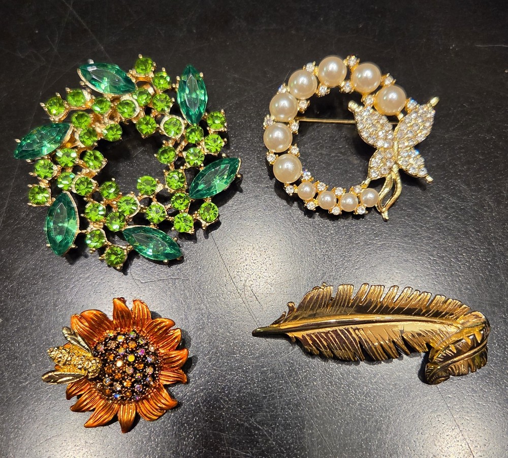 Vintage To Now Goldtone Leaf Rhinestone Flower Bee Butterfly Brooch Lot 293-161