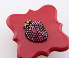Vintage pink rhinestone enameled strawberry brooch 2 x 1.5 in unsigned
