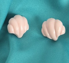 Vtg Pink Lucite Clam Shell Stud Earrings Mermaidcore Beachy Nature