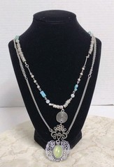 VINTAGE ELEGANT VICTORIAN STYLE NECKLACE 19″
