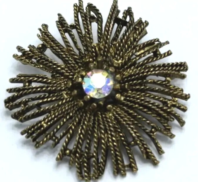 Vintage Starburst Aurora Borealis Rhinestone Twisted Rope Brooch Sunburst Pin
