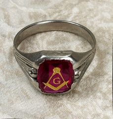 Vintage Silver Tone Red Stone Ring Masonic Signet Fraternity FreeMason 12 3/4