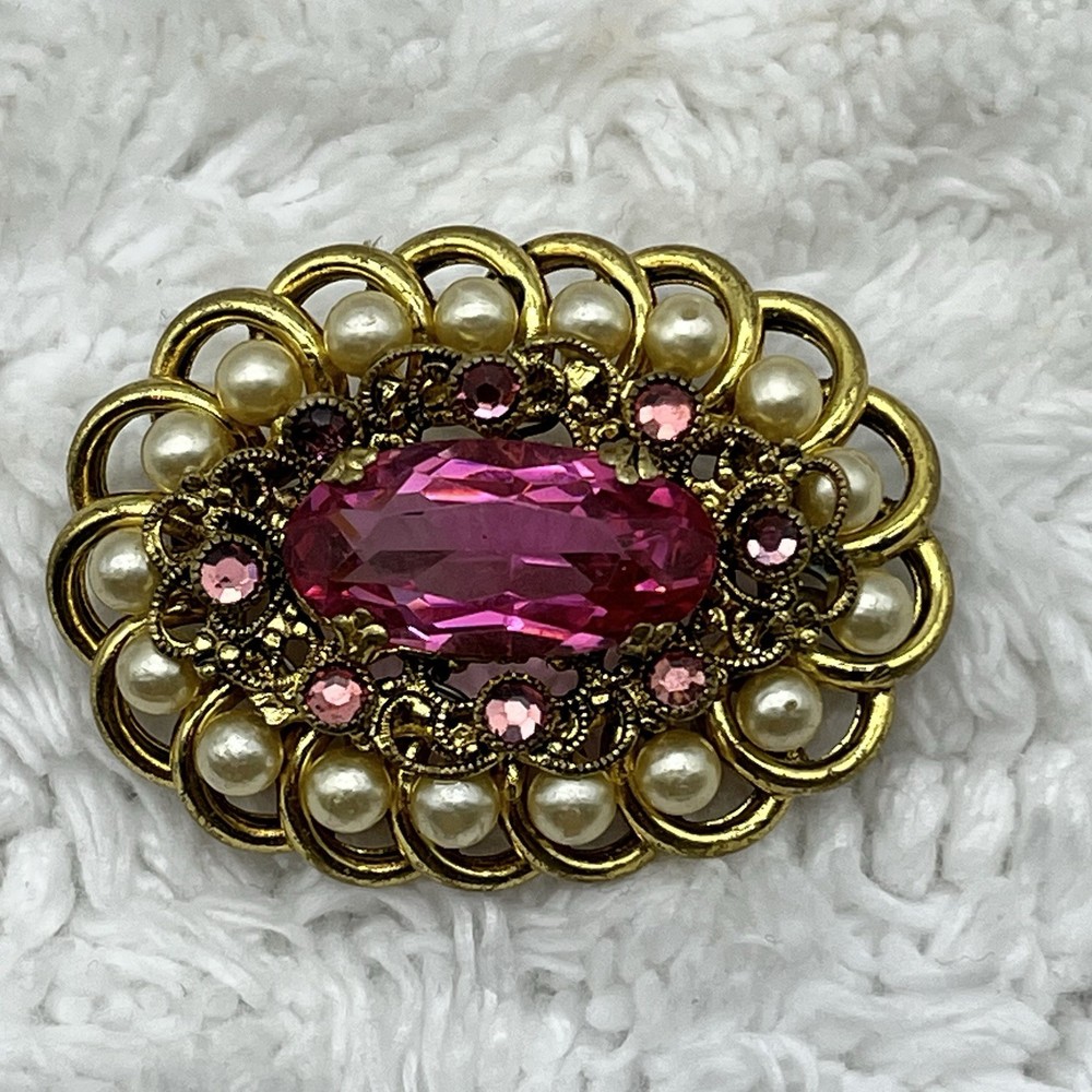Vintage Gold Tone Brooch Pink Oval Rhinestone Faux Pearl Halo Cluster Pin 1.75″