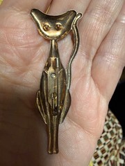 Vintage cat brooch c clasp pin blue rhinestone eyes stamped brass stylized
