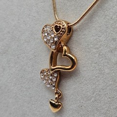 VINTAGE Avon Triple Heart Gold Tone Rhinestone Pendant Dainty Necklace